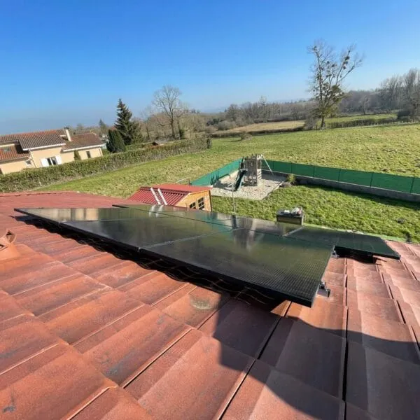 Panneaux photovoltaïque sur un toit